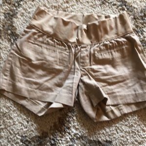 Gap maternity shorts